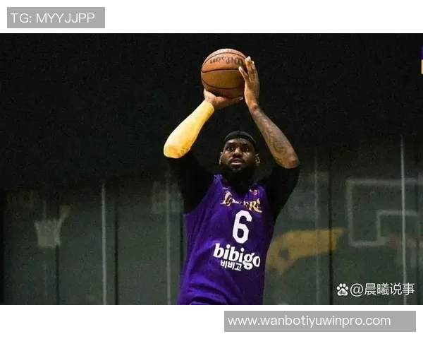 詹姆斯谈训练环境变化记者录像影响球员加练单挑情况